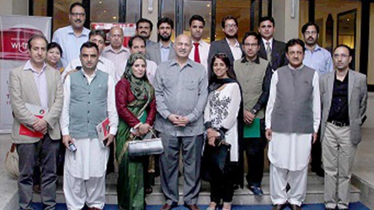 Occupied Kashmir journalists meet Senator Mushahid Hussain